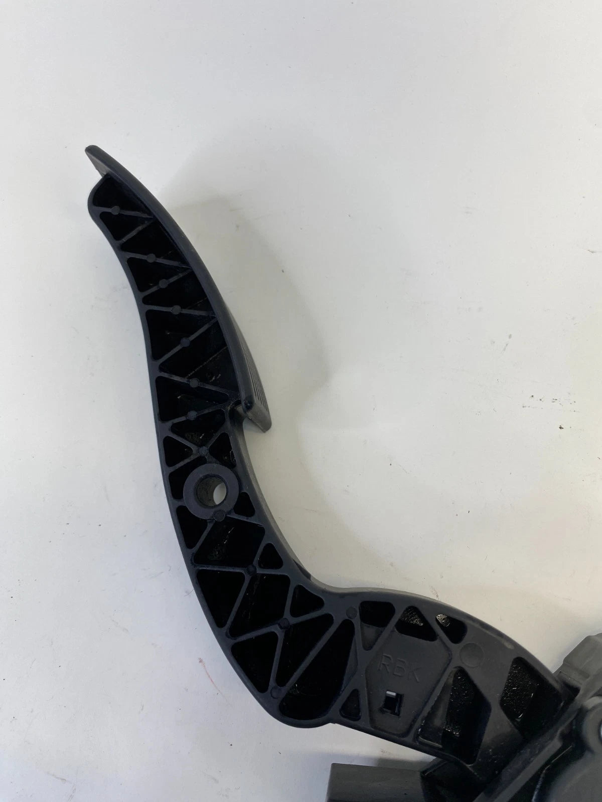 2012-2017 KIA RIO 1.6L ACCELERATOR GAS THROTTLE PEDAL ASSEMBLY 32700-1W110 OEM