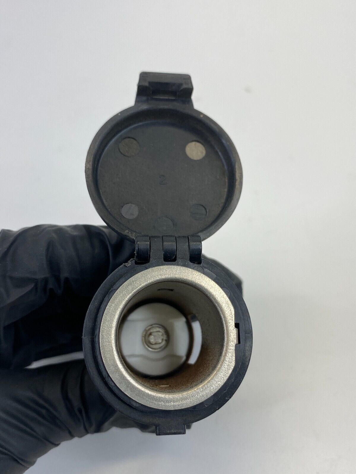 2001-2004 Nissan Pathfinder Rear 12V Power Outlet Plug Ignition Socket OEM