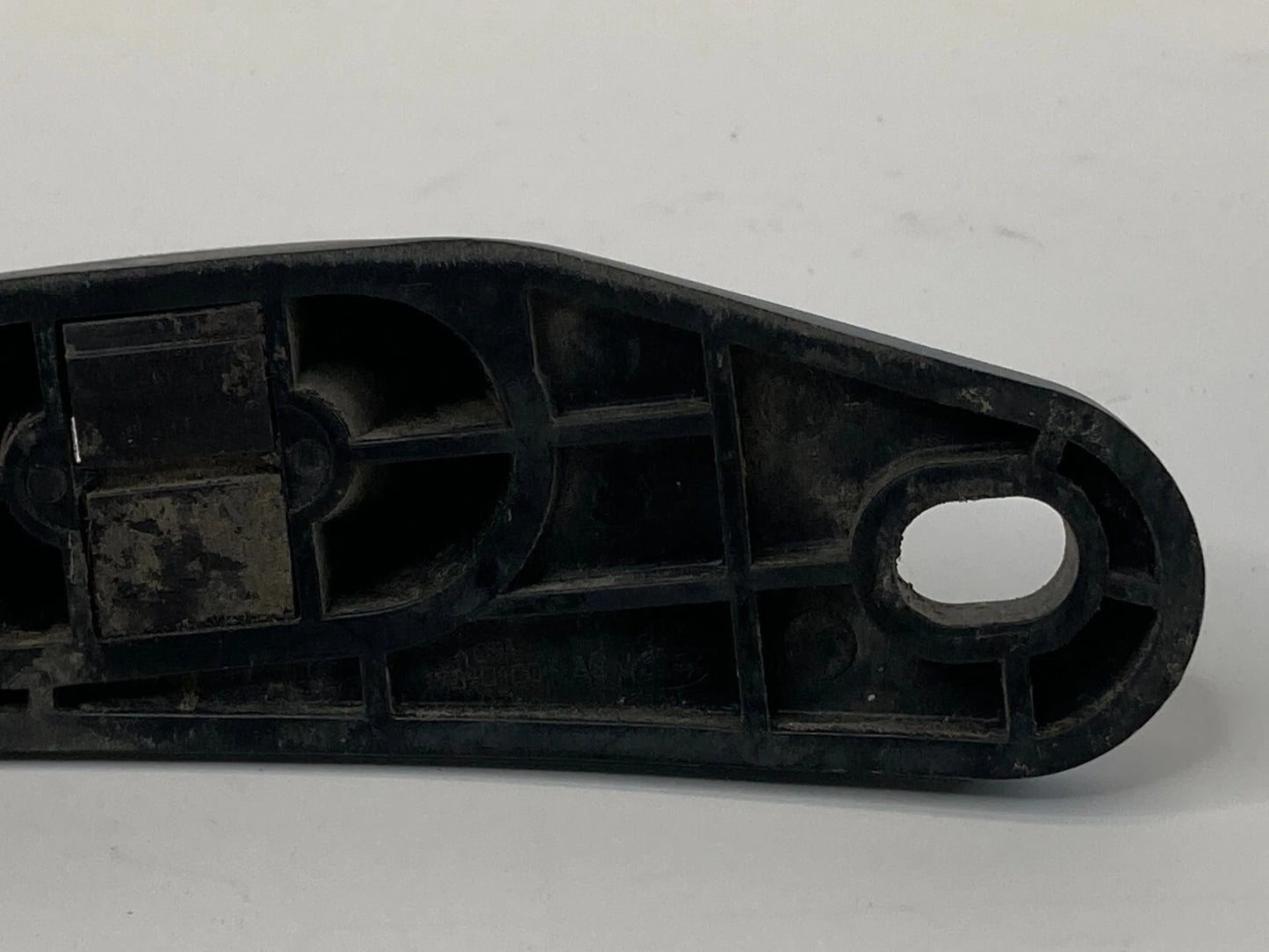 2000-2005 FORD EXCURSION REAR RIGHT LIFTGATE WEDGE STOPPER OEM