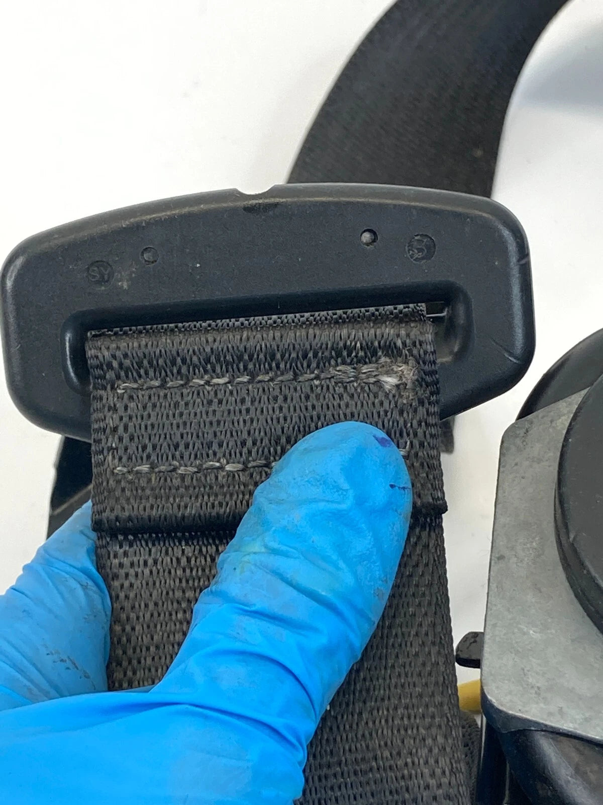 11-16 CHEVROLET CRUZE FRONT RIGHT PASSENGER SEAT BELT RETRACTOR 616263500D