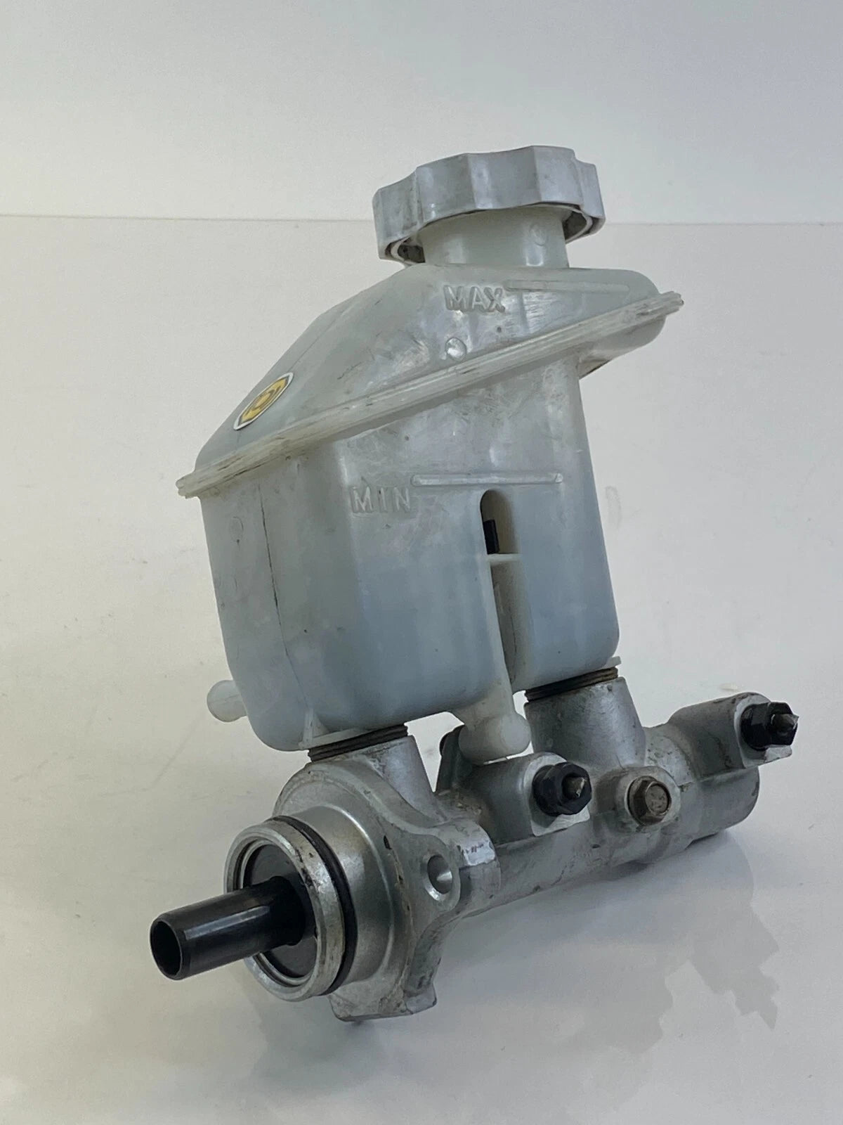 2006-2011 HYUNDAI ACCENT 1.6L BRAKE MASTER CYLINDER W/ FLUID TANK RESERVOIR OEM