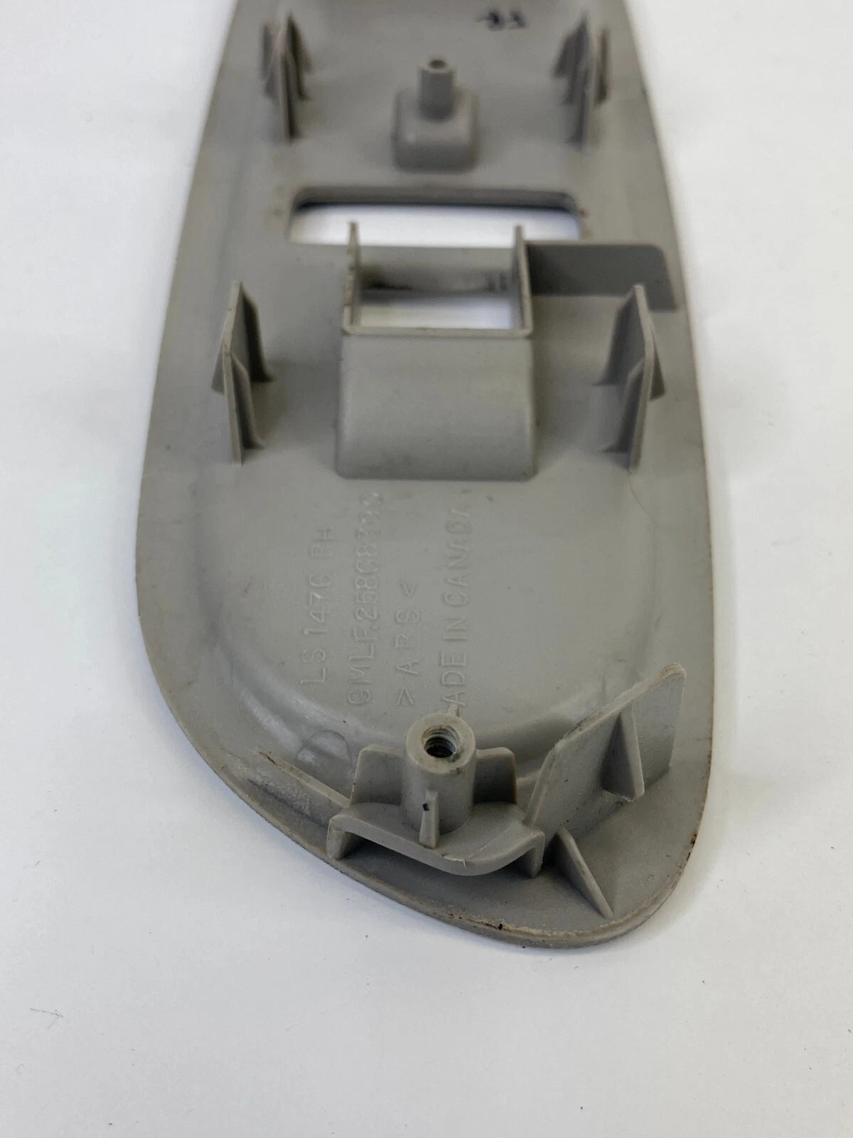 09-12 CHEVROLET TRAVERSE FRONT RIGHT DOOR WINDOW SWITCH BEZEL TRIM 25868390 OEM