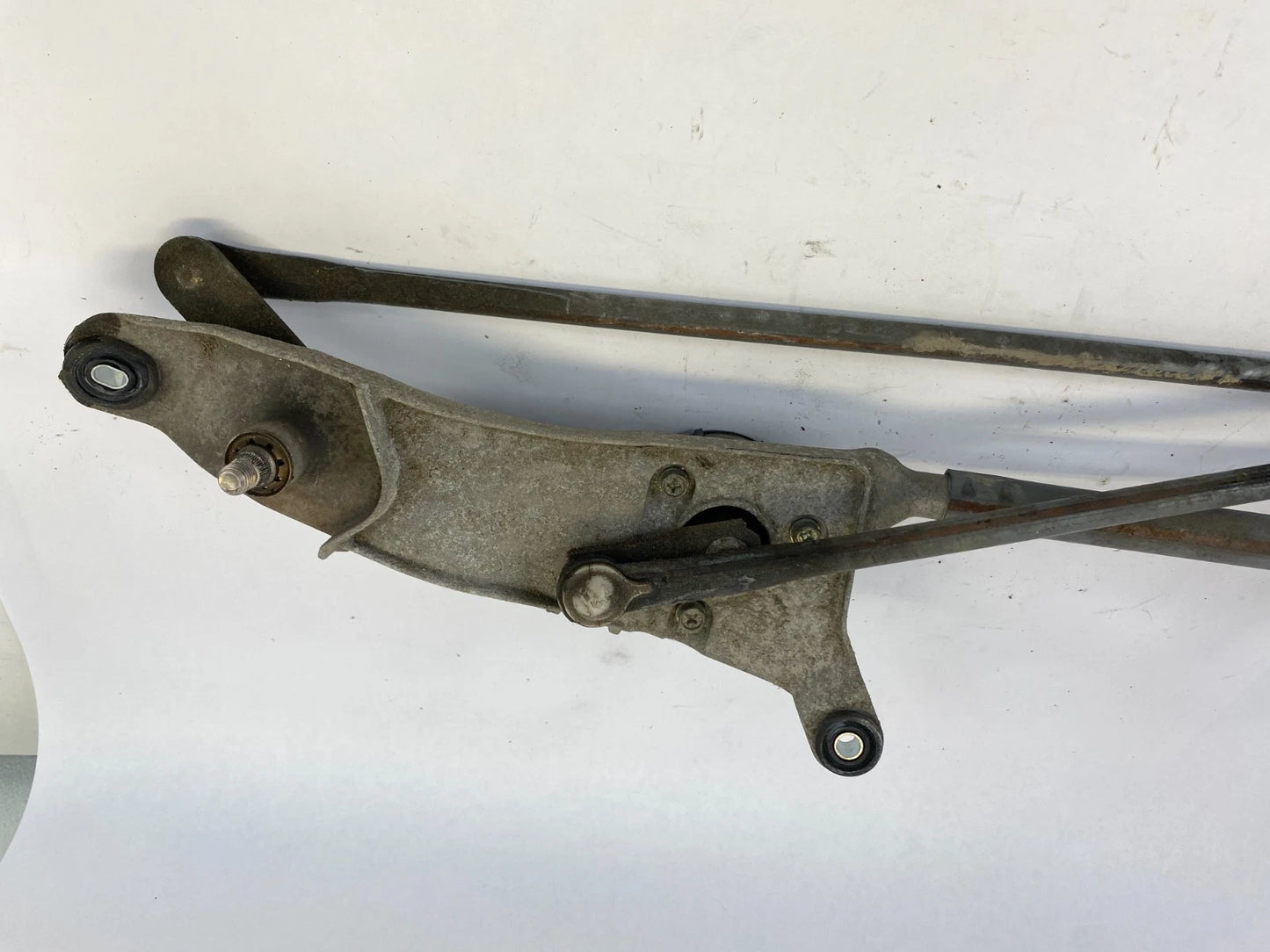 2007-2011 TOYOTA CAMRY FRONT WINDSHIELD WIPER MOTOR WITH LINKAGE OEM 85110-06060