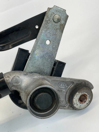 2010-2013 KIA FORTE SEDAN FRONT WIPER MOTOR & TRANSMISSION LINKAGE 981101M00 OEM
