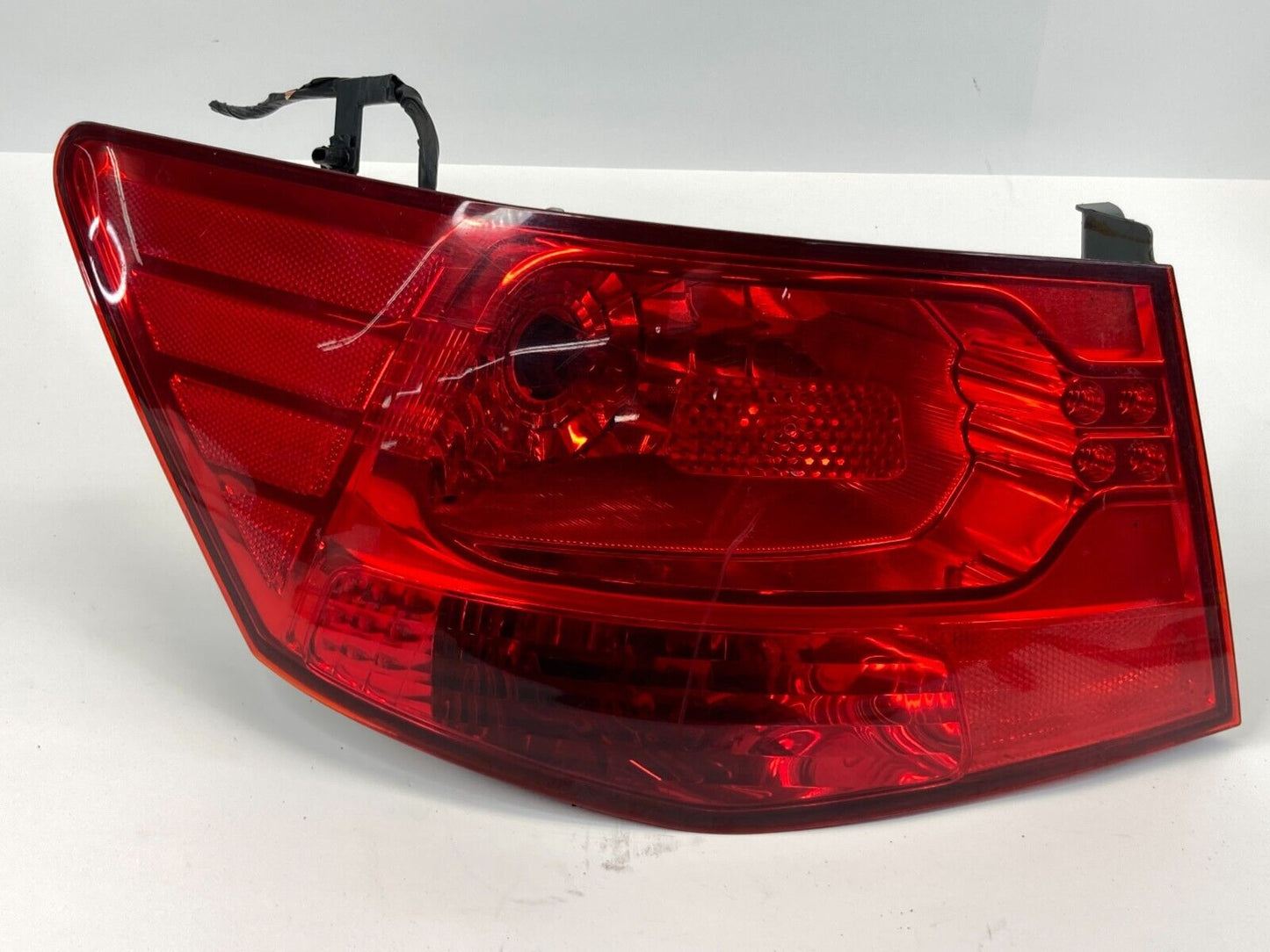 2010-2013 Kia Forte Sedan Rear Left Driver Tail Lamp Light Outer Taillight Lamp