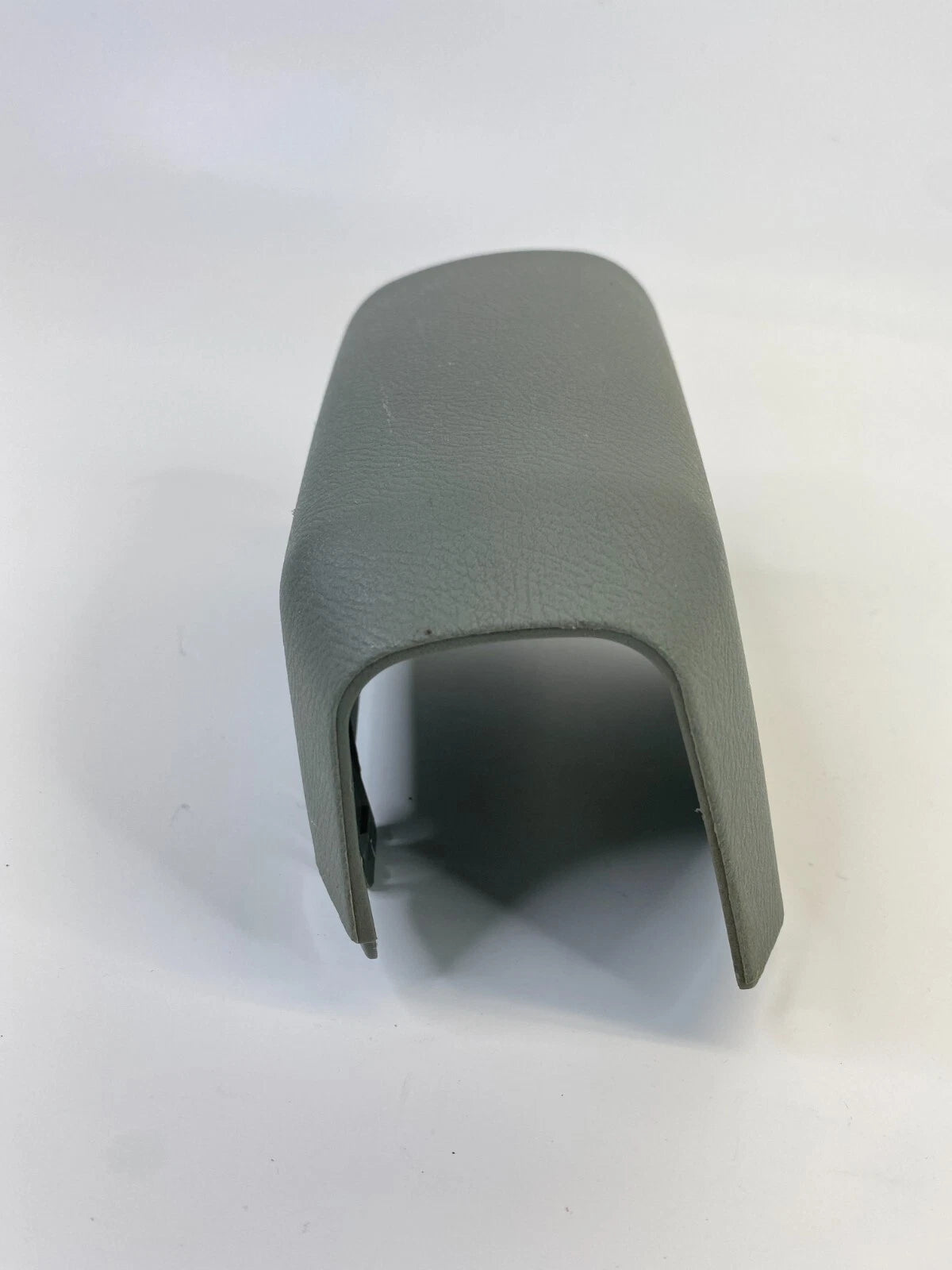 05-10 HONDA ODYSSEY RIGHT SEAT FRONT LEFT SIDE PANEL COVER TRIM CAP 81595-SHJA
