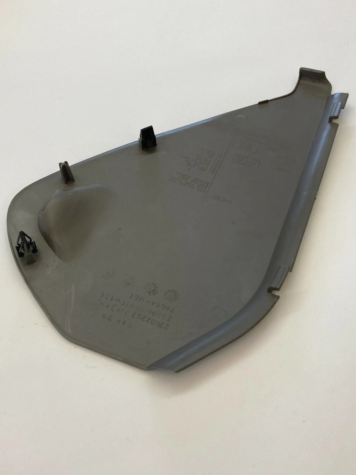 97-03 CHEVROLET MALIBU RIGHT DASH SIDE FUSE BOX END CAP PANEL COVER TRIM OEM