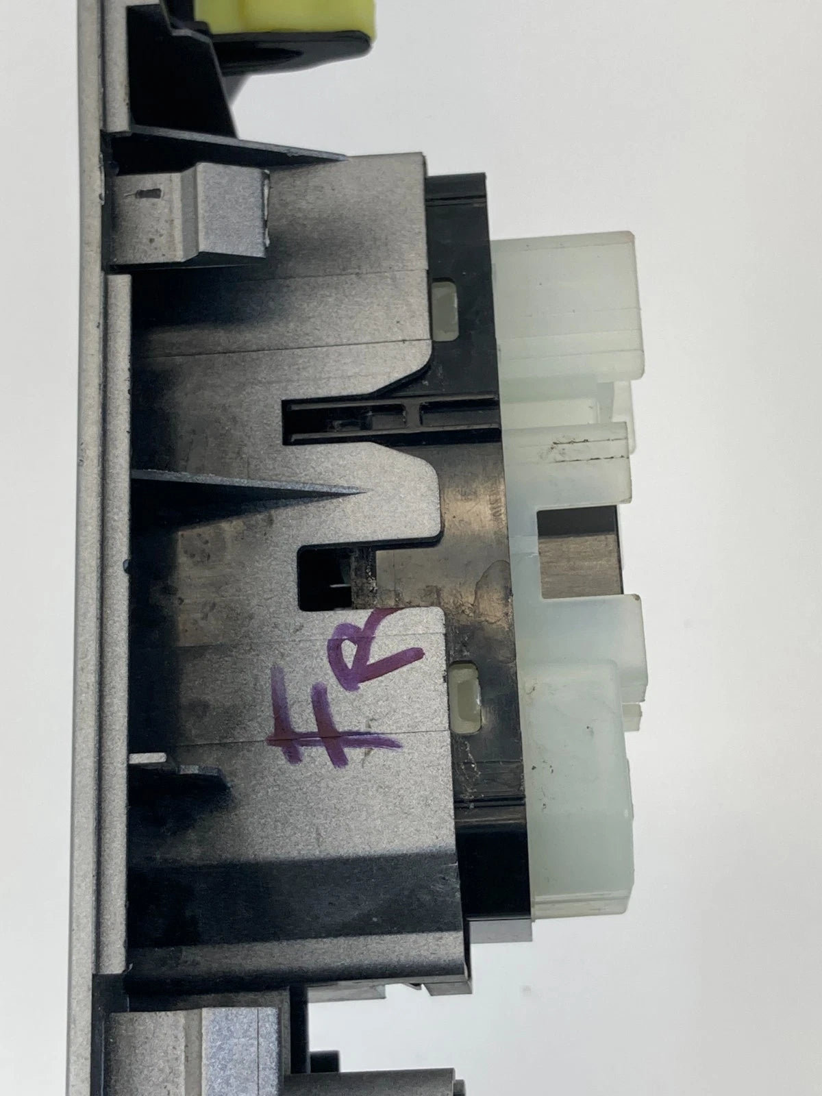 07-09 LEXUS RX350 04-06 RX330 FRONT RIGHT DOOR WINDOW CONTROL SWITCH 84030-0E010