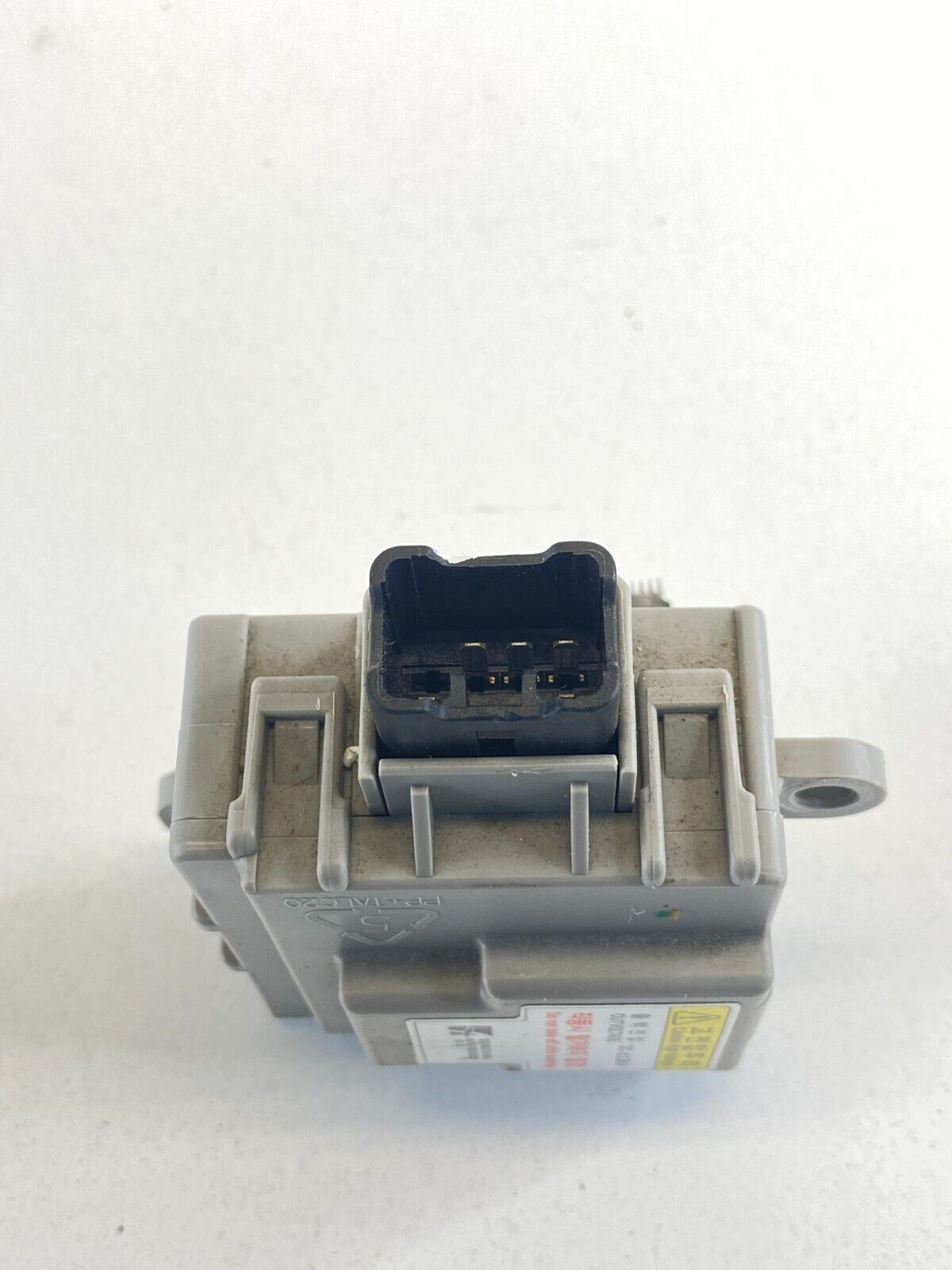 2011 11 Hyundai Santa Fe Ionizer Control Module Relay Unit D397-CG6AA-01 OEM