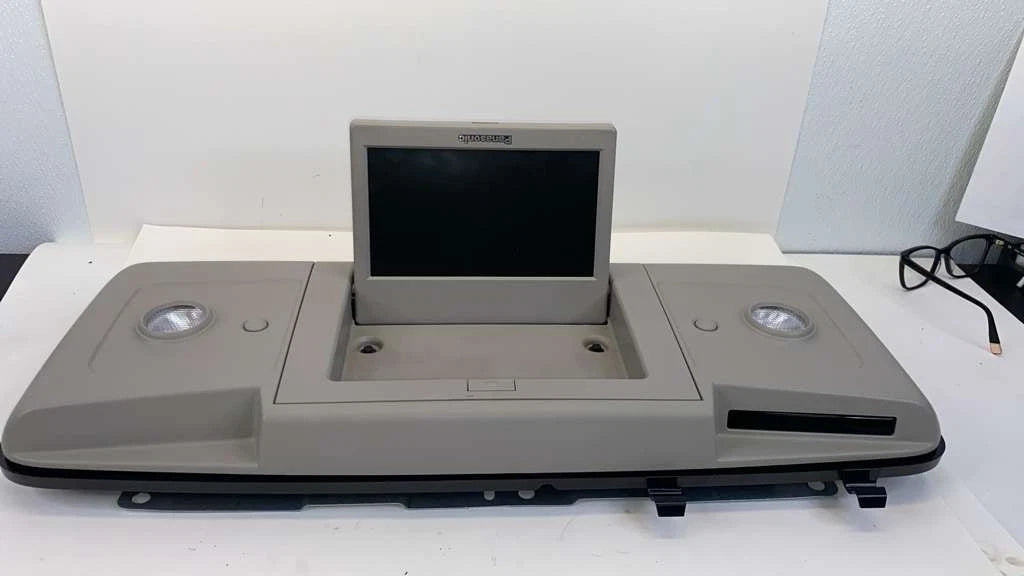 09-17 CHEVY TRAVERSE ROOF OVERHEAD DVD SCREEN MONITOR W DOME LIGHTS 22821789 OEM