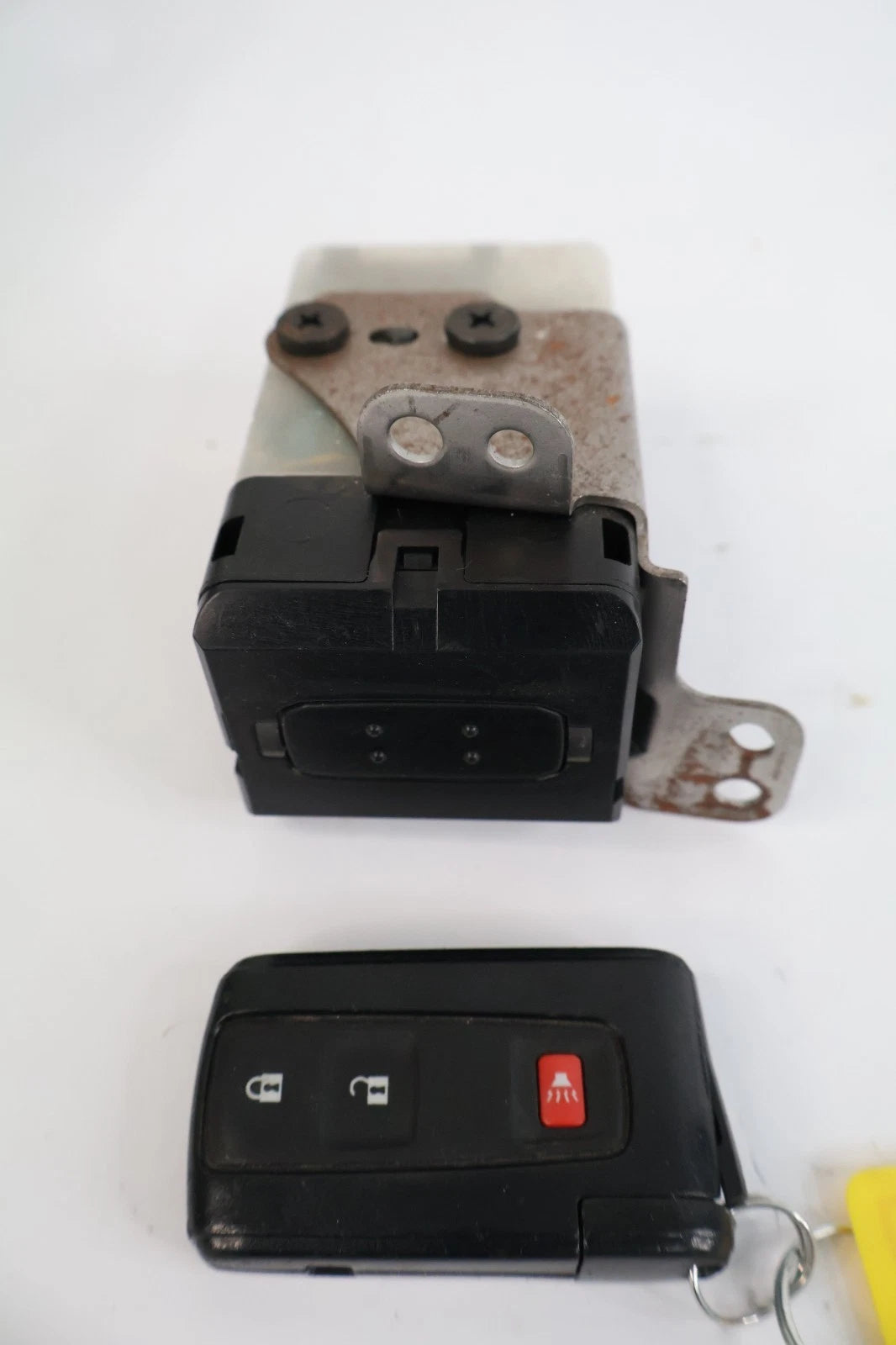 04-09 TOYOTA PRIUS IGNITION SWITCH SMART KEY FOB PORT SLOT HOLDER INMOBILIZER