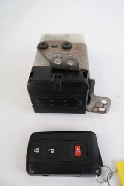 04-09 TOYOTA PRIUS IGNITION SWITCH SMART KEY FOB PORT SLOT HOLDER INMOBILIZER
