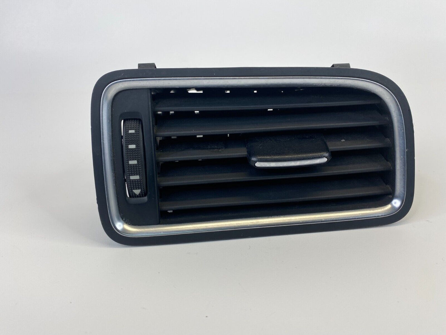 2011-2014 VW Jetta Dash Right Side Outer A/C Air Vent Duct Grill 5C6.819.704