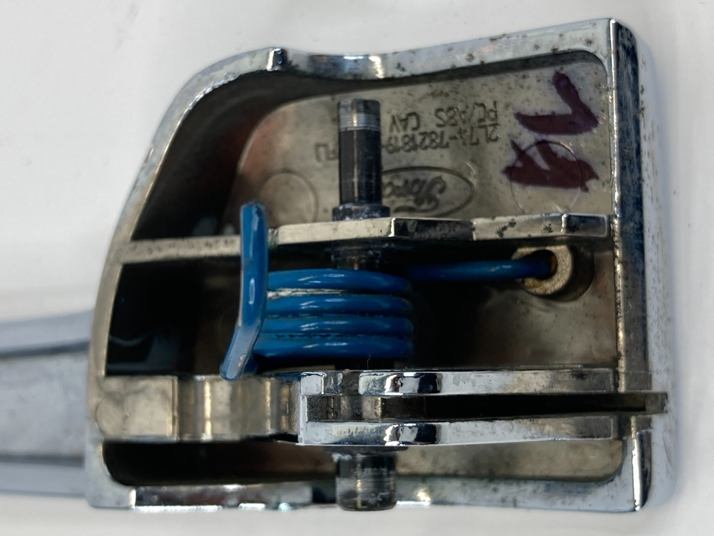 2003-2006 Lincoln Navigator Front Left Driver Side Inner Door Handle w/ Bezel