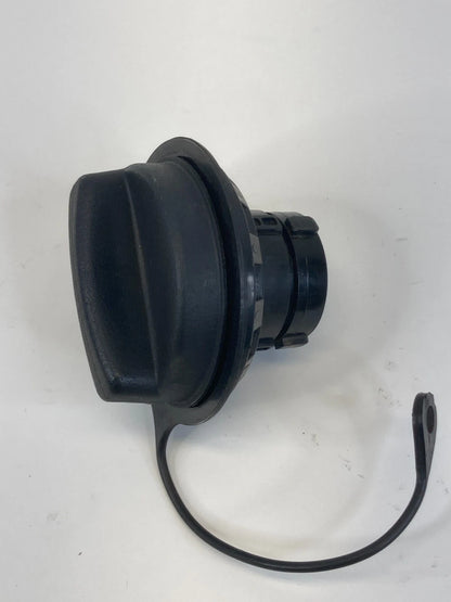 2002-2010 FORD EXPLORER MERCURY MOUNTAINEER GAS FUEL TANK FILLER CAP OEM