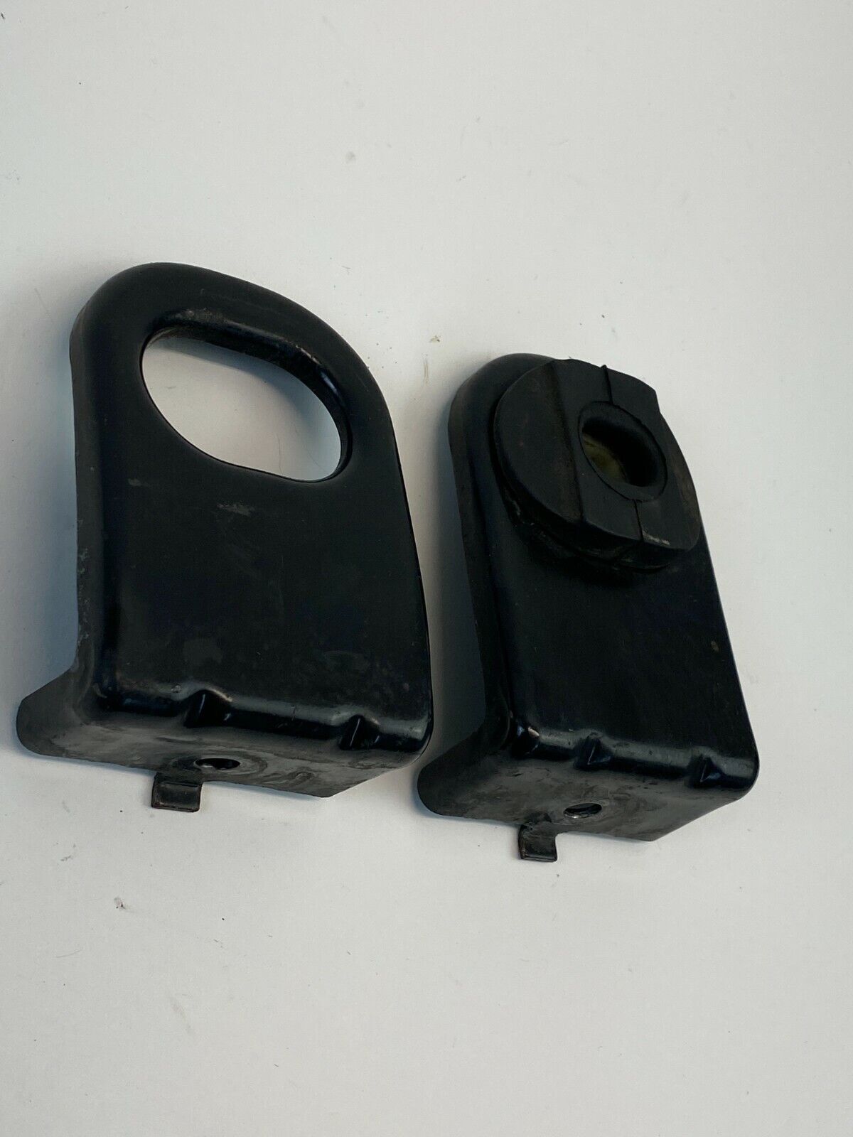 2007-2012 Dodge Caliber Front Radiator Upper Mount Support Bracket Pair Set OEM