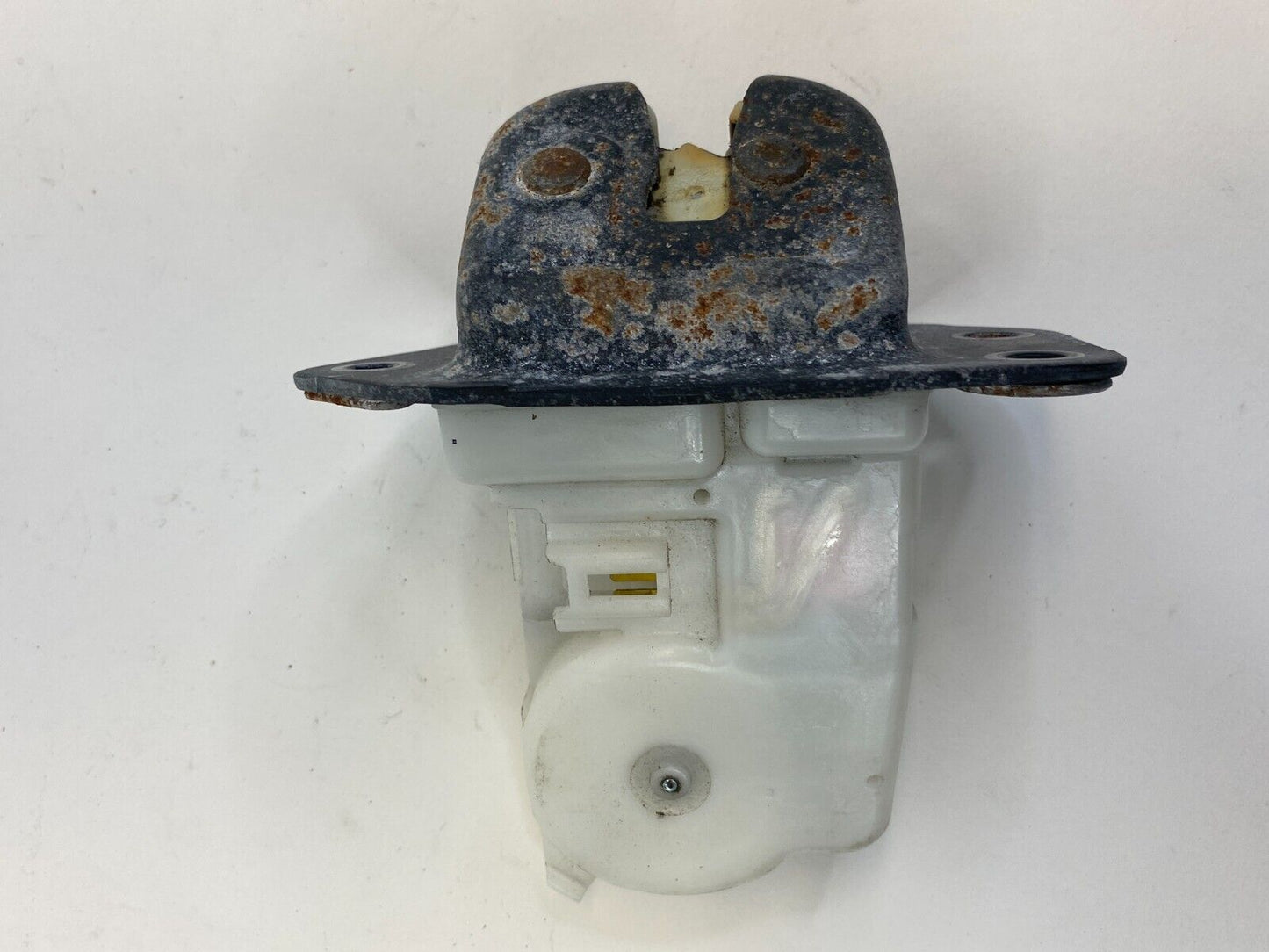 08 09 10 11 12 13 Nissan Rogue Rear Back Trunk Lock Latch Actuator Release OEM