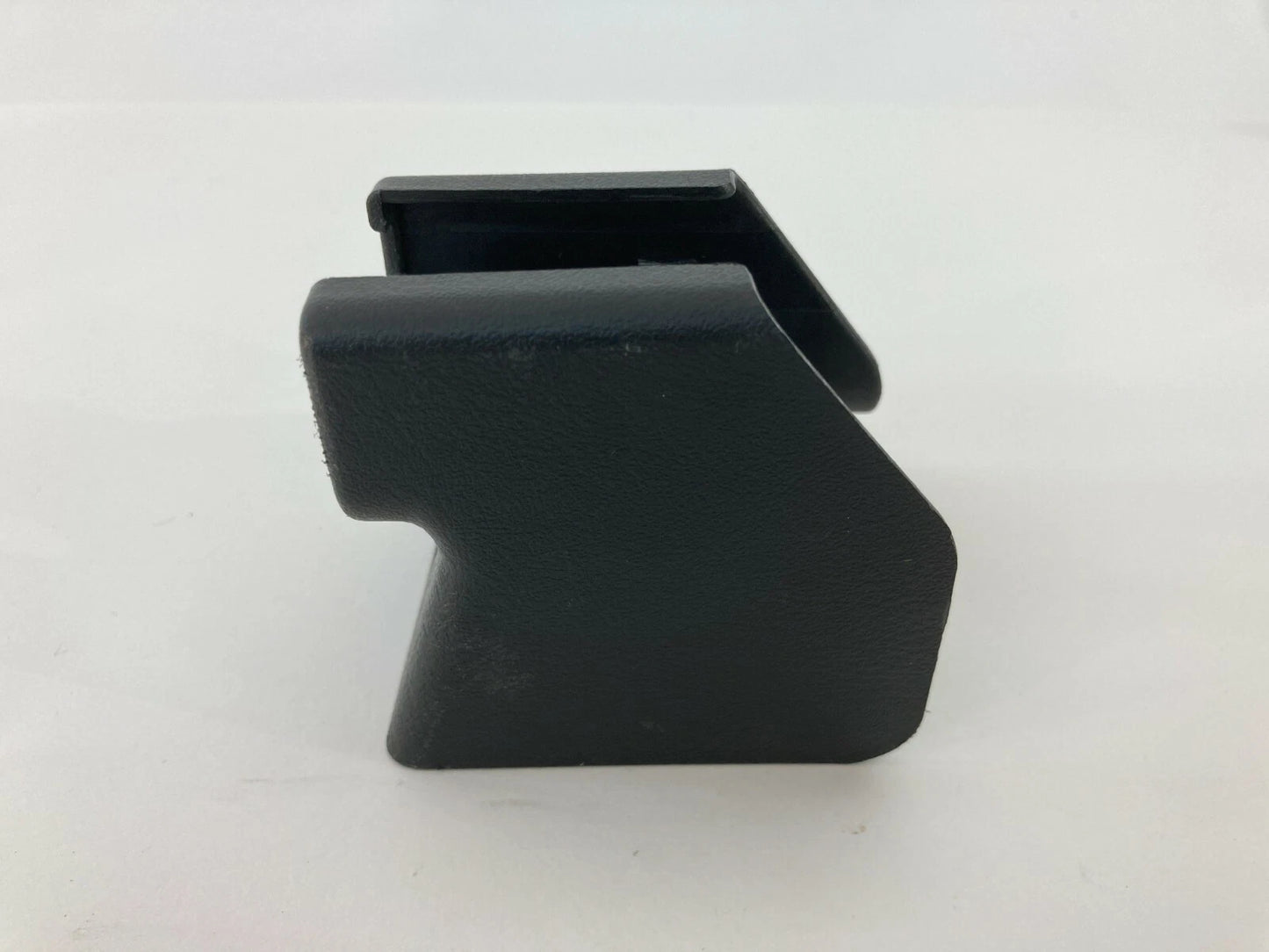 04-06 KIA AMANTI SEDAN LEFT DRIVER SIDE TRACK END COVER PANEL 88565-3F002 OEM