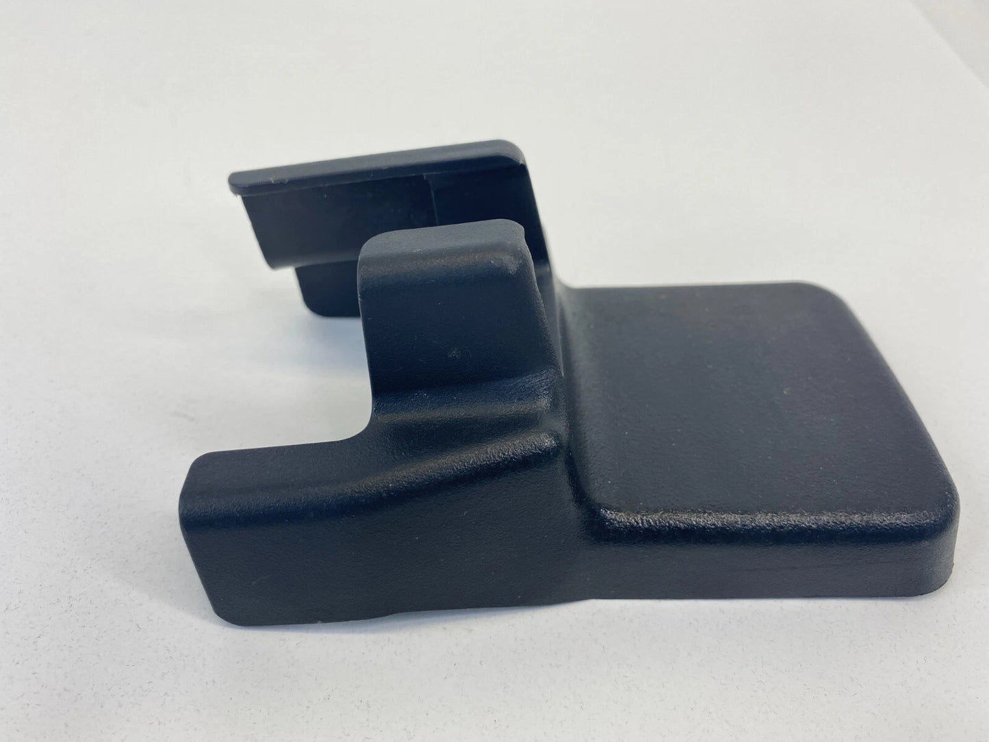 08-17 MITSUBISHI LANCER FRONT SEAT LEFT SIDE FRONT TRACK END COVER TRIM CAP OEM