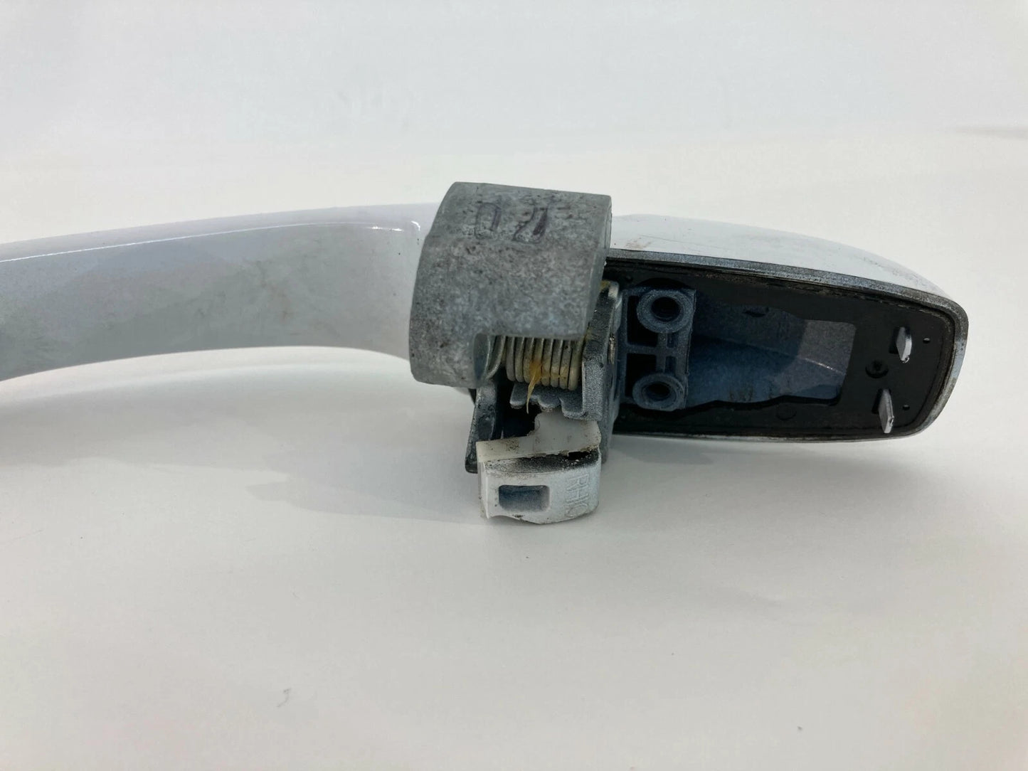11-14 CHRYSLER 200 SEDAN REAR RIGHT BACK EXTERIOR OUTER DOOR HANDLE WHITE RR RH