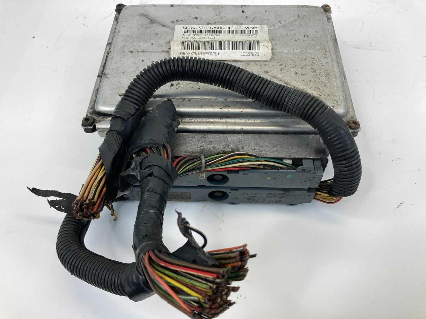 2004 CADILLAC ESCALADE 5.7L ENGINE COMPUTER CONTROL MODULE ECM PCM 12586242 OEM