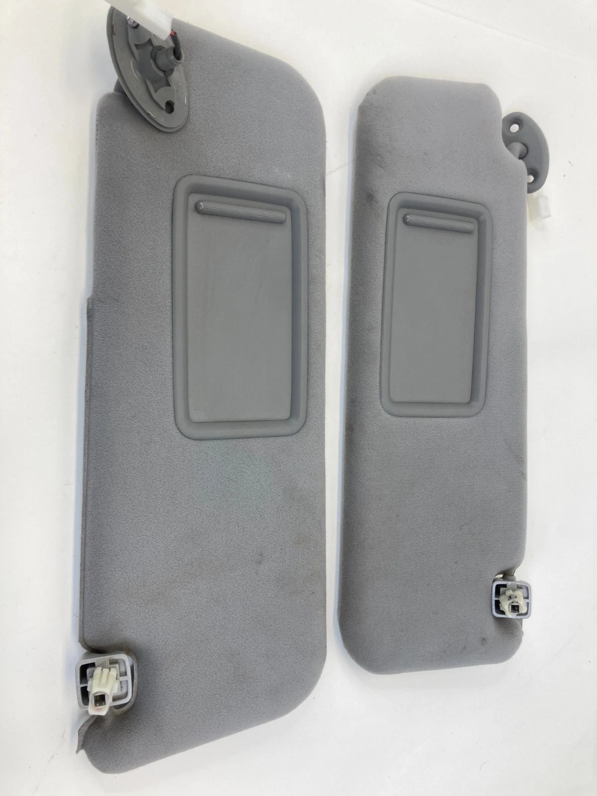 2006-2009 TOYOTA PRIUS SUN VISOR PAIR SET DRIVER PASSENGER GRAY W/ MIRROR OEM