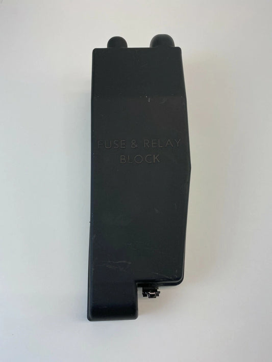 2007 2008 HYUNDAI ENTOURAGE ENGINE FUSE RELAY BOX UPPER COVER JUNCTION BLOCK OEM