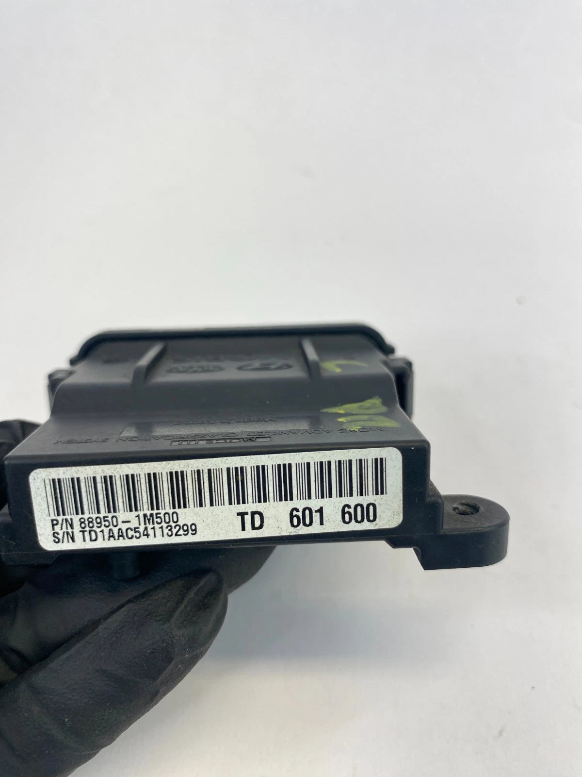 2010-2013 KIA FORTE FRONT SEAT OCCUPANT OCCUPANCY MODULE SENSOR 88950-1M500 OEM