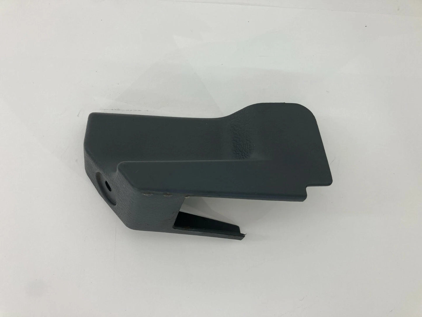 2003-2009 KIA SORENTO FRONT LEFT DRIVER SIDE SEAT TRACK END COVER TRIM PANEL OEM
