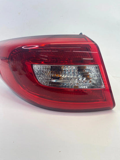 2015-2017 HYUNDAI SONATA LEFT OUTER QUARTER TAIL LIGHT TAILLIGHT 92401-C2000 OEM