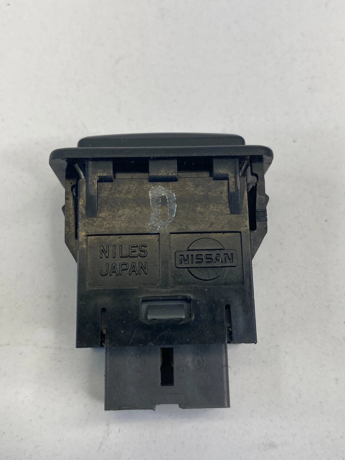 2003 2004 INFINITI G35N COUPE 3.5L V6 VEHICLE DYNAMICS CONTROL TRACTION SWITCH
