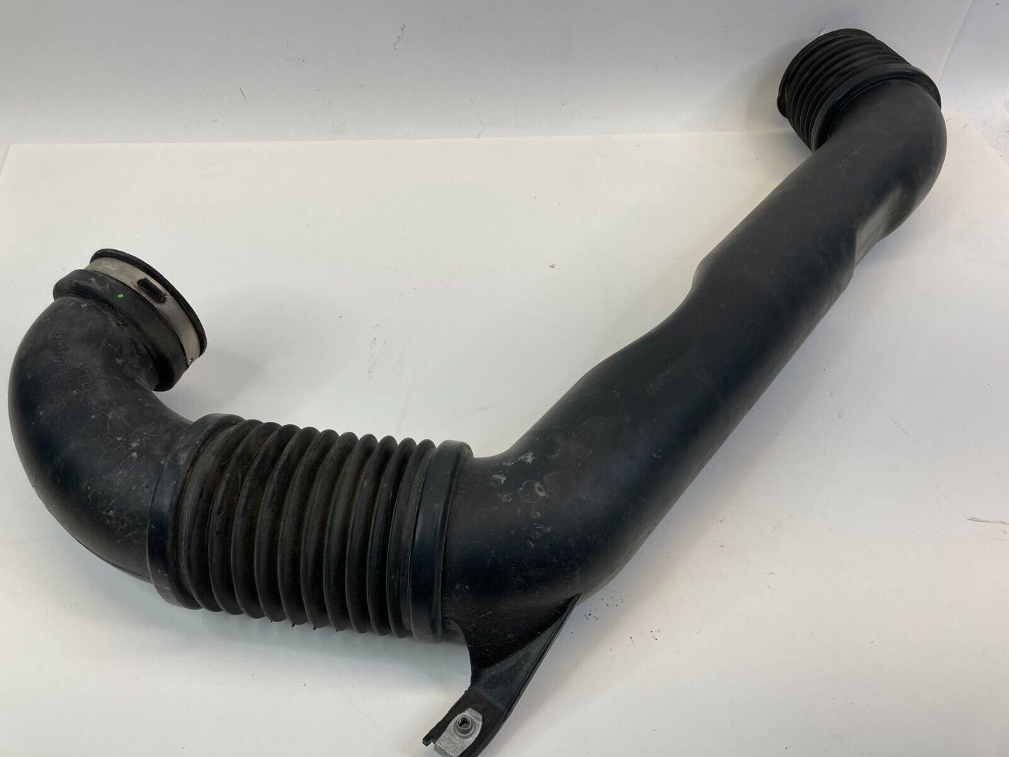 2005 2006 Pontiac G6 3.5L 12V Air Intake Cleaner Hose Tube Duct 22689639 OEM