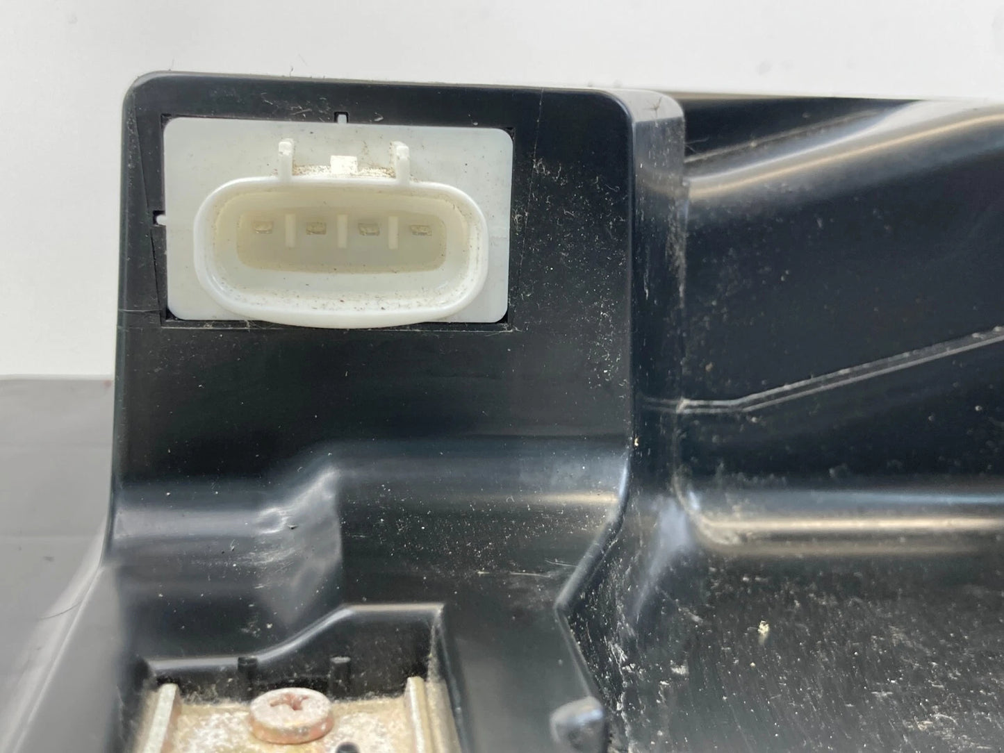 1999-2003 LEXUS RX300 SPEAKER BOX SUBWOOFER SUB WOOFER ASSEMBLY 86150-48010 OEM