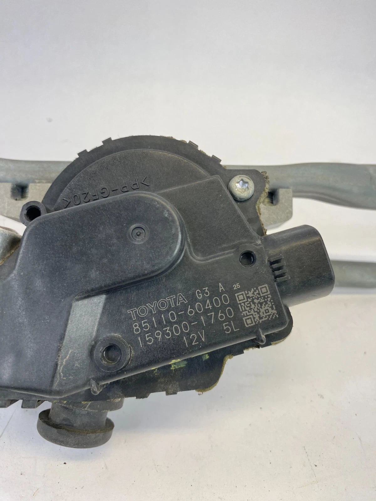 2008-2015 SCION XB FRONT WINDSHIELD WIPER MOTOR W/ LINKAGE 85110-60400 OEM