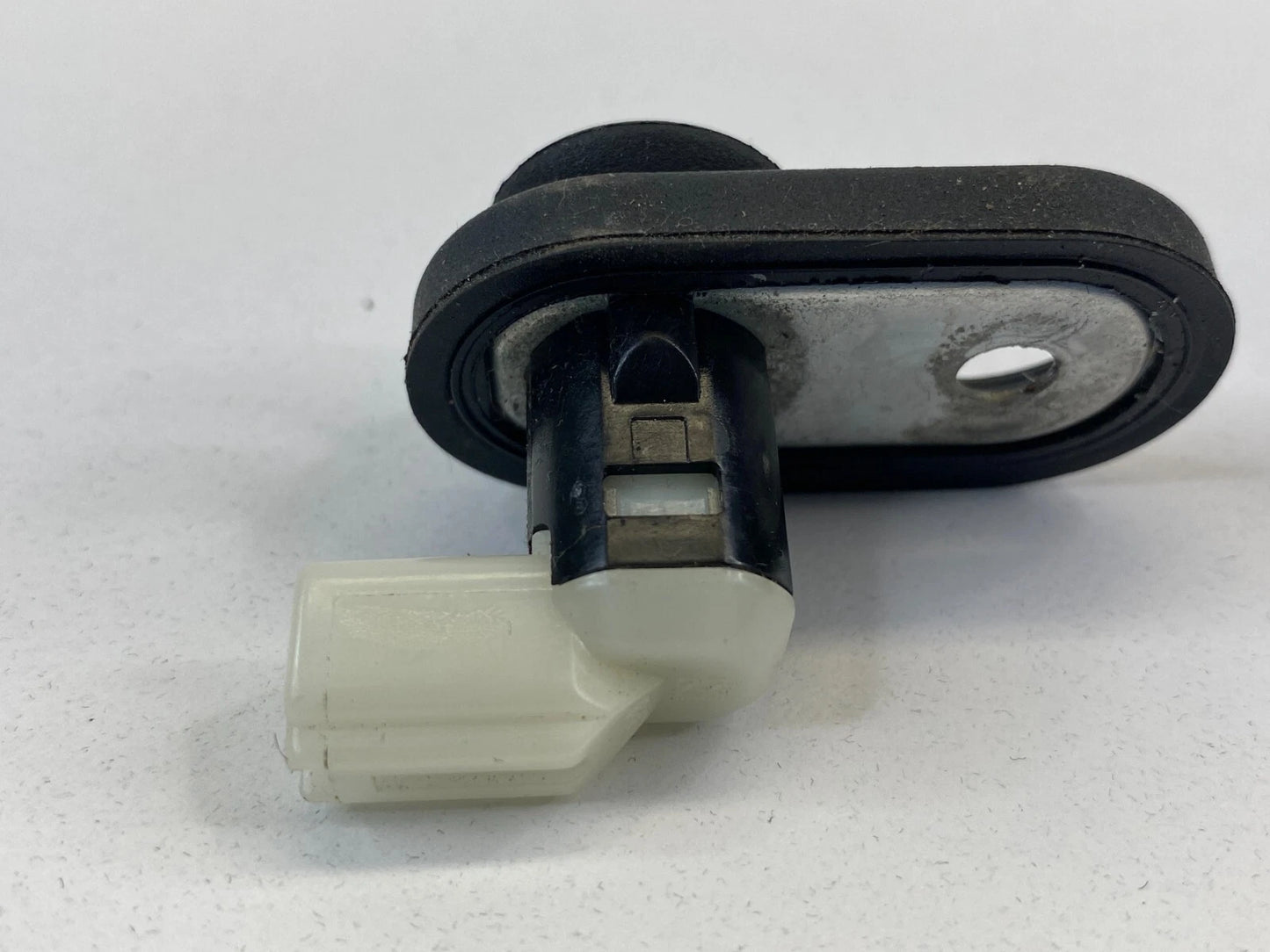 2009-2013 TOYOTA MATRIX REAR RIGHT SIDE DOOR COURTESY LIGHT AJAR JAMB SWITCH