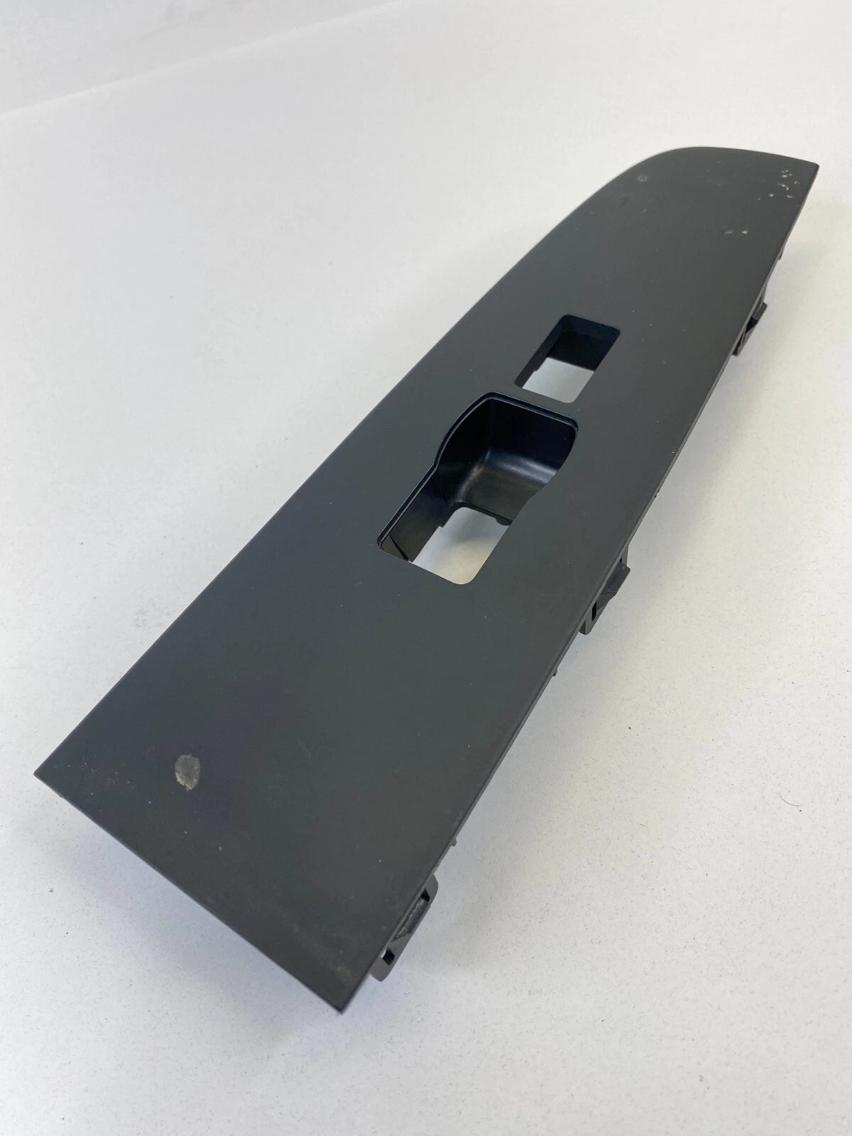 2007-2011 NISSAN ALTIMA FRONT RIGHT DOOR WINDOW SWITCH COVER BEZEL TRIM OEM