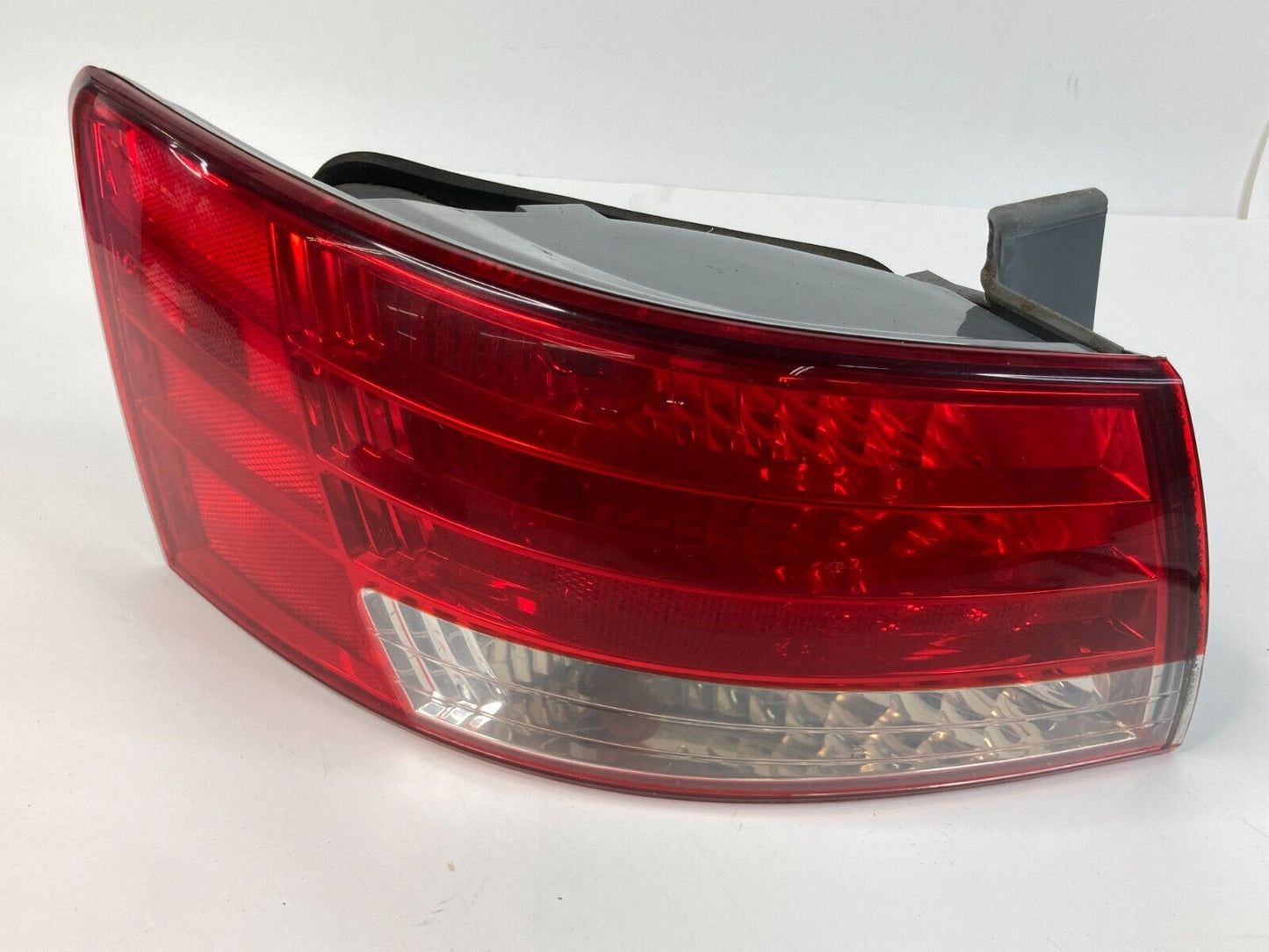 2006-2008 Hyundai Sonata Sedan Rear Left Driver Outer Tail Light Lamp Taillight