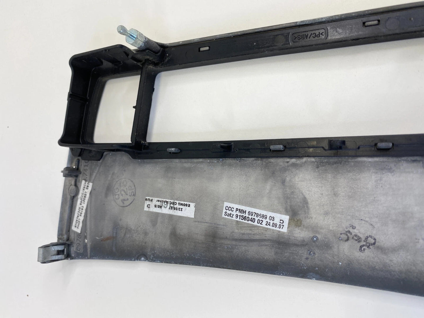 2008-2010 BMW 550I SEDAN 4-DR LOWER DASH SEAT SWITCH COVER BEZEL 697868903 OEM