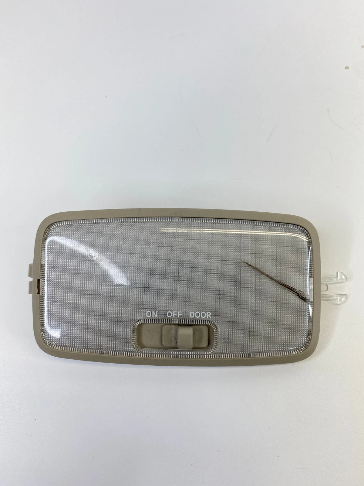 2004-2008 TOYOTA SOLARA ROOF OVERHEAD CONSOLE DOME MAP LIGHT 81240-AA020