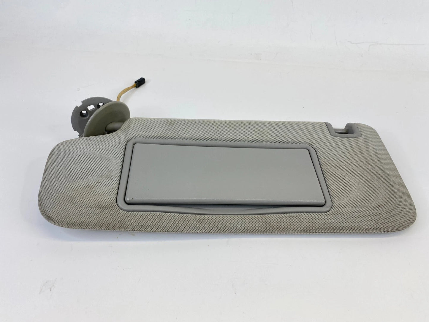 2013-2015 CHEVROLET CHEVY MALIBU LEFT DRIVER SUNVISOR SUN VISOR W ILLUMINATION