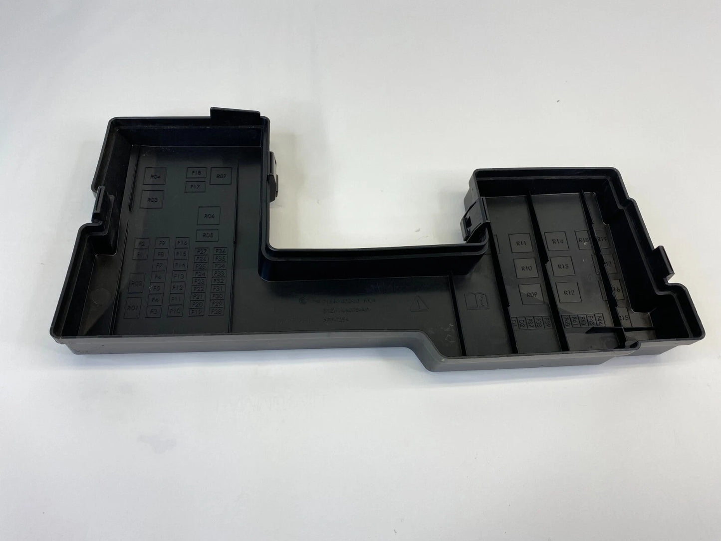 2009-2015 JAGUAR XF 4.2L ENGINE ROOM FUSE RELAY BOX COVER LID OEM 8X2T14A075