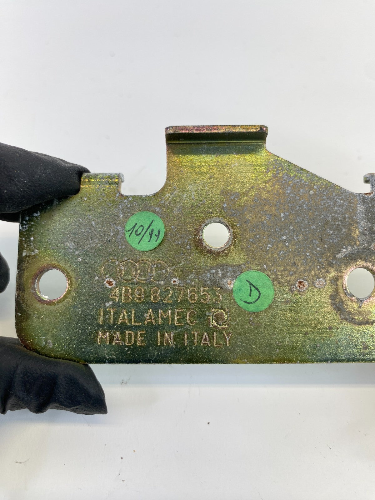 99-04 Audi A6 Quattro Rear Liftgate Pull Handle Latch Mechanism Lever 4B9827653