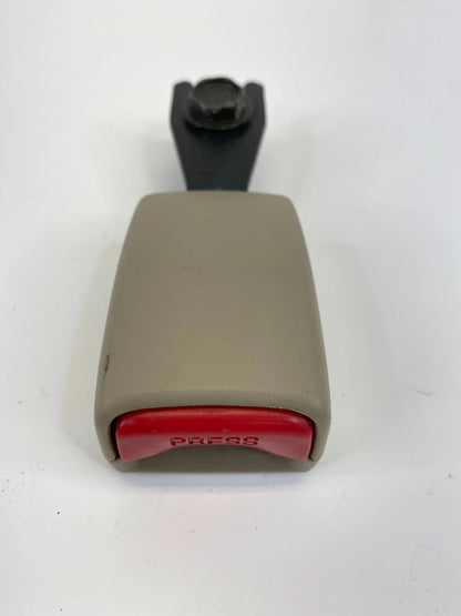 2000 2001 MAZDA MPV FRONT RIGHT PASSENGER SIDE SEAT BELT BUCKLE RECIVER OEM