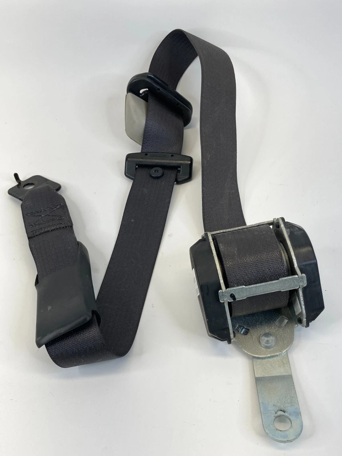 2006-2008 PONTIAC GRAND PRIX RIGHT FRONT PASSENGER SIDE SEAT BELT RETRACTOR OEM