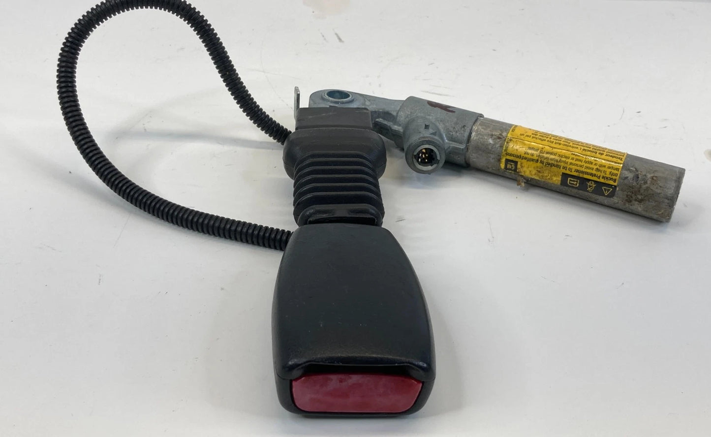 05-11 CADILLAC STS REAR LEFT SIDE SEAT BELT BUCKLE RECEIVER W/ PRETENSIONER OEM