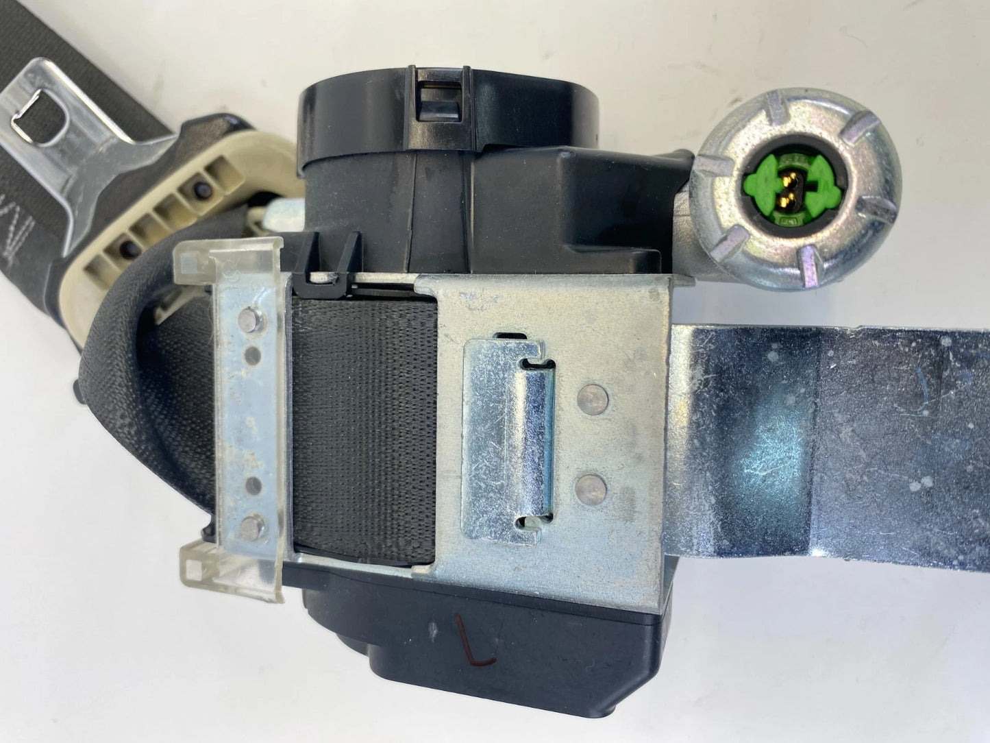 13-19 Ford Flex 13-19 Lincoln MKT Front Left Driver Side Seat Belt Retractor OEM