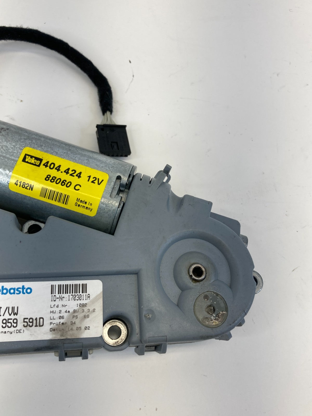 2000-2004 Audi A6 Quattro Sedan Sunroof Sun Roof Motor Assembly 4B0959591D OEM