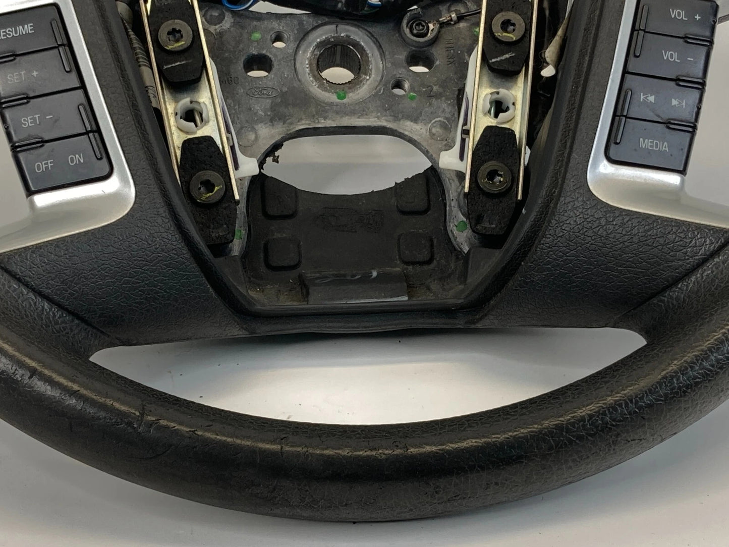 2006 07 08 2009 MERCURY MILAN STEERING WHEEL W/ CRUISE CONTROL SWITCH OEM