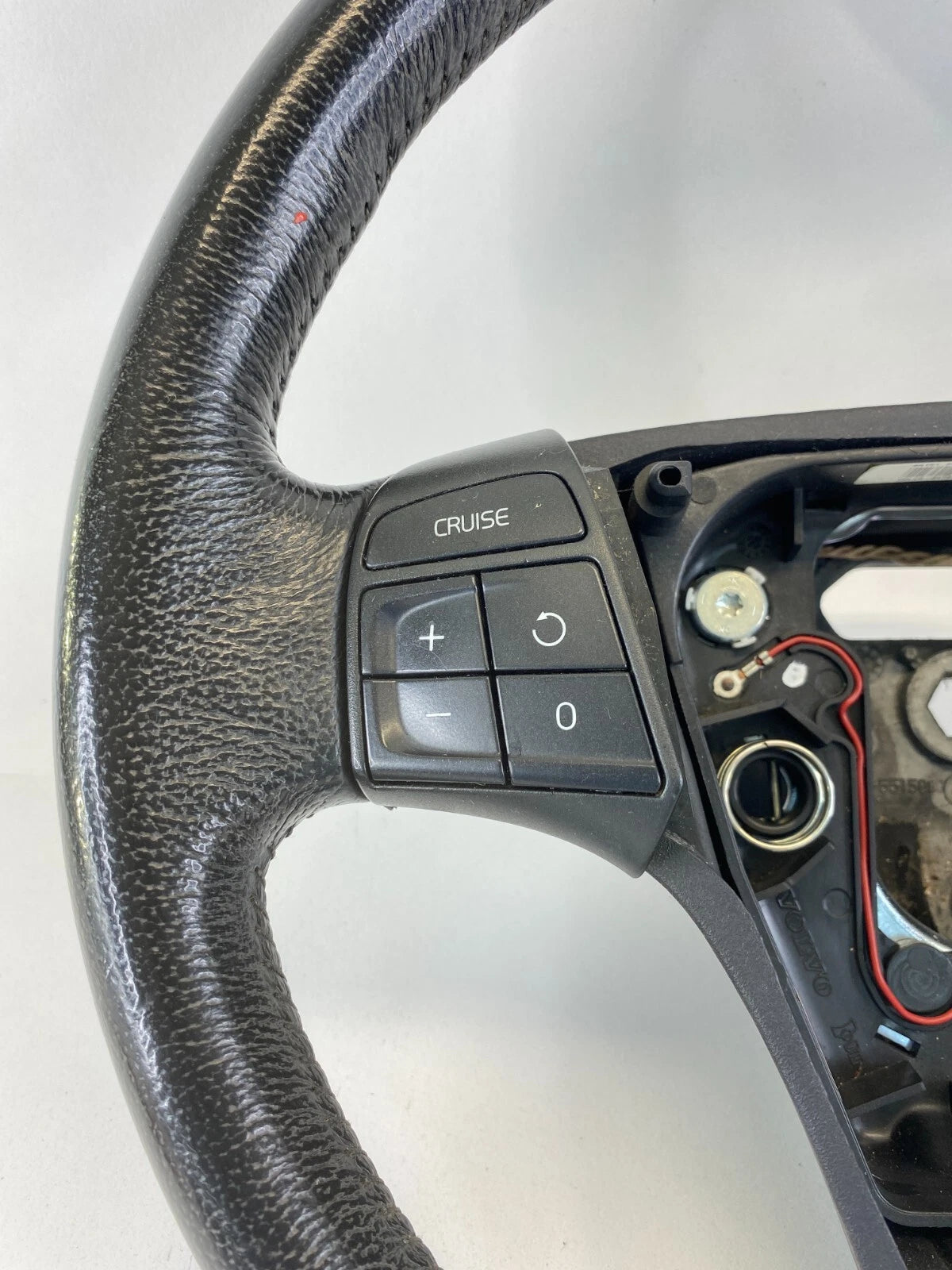 2005-2011 VOLVO S40 STEERING WHEEL BLACK W/ CRUISE & AUDIO CONTROL SWITCH OEM