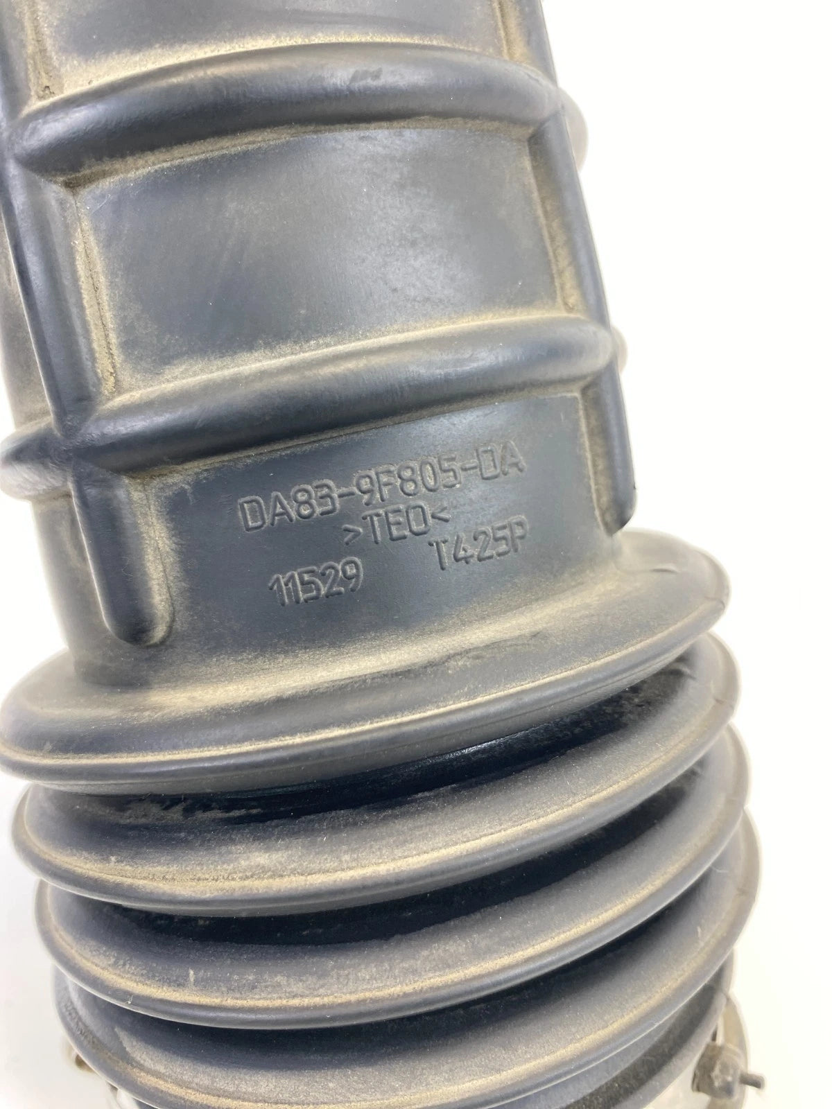 13-19 FORD TAURUS INTERCEPTOR SEDAN 3.5L AIR CLEANER INTAKE HOSE DA83-9F805-DA